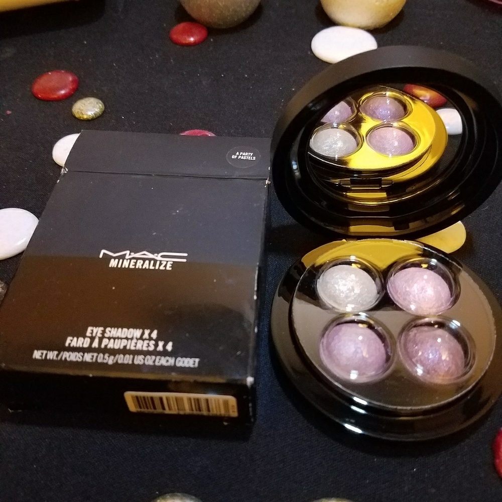 Authentic mineralize eyeshadow quad and party of p
